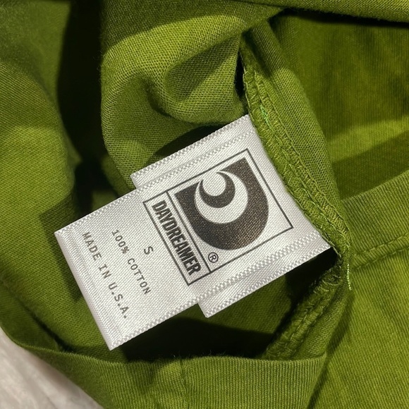 NWOT Daydreamer Elton John The One Solo Graphic Crewneck Tee in Olive Green - Picture 10 of 12